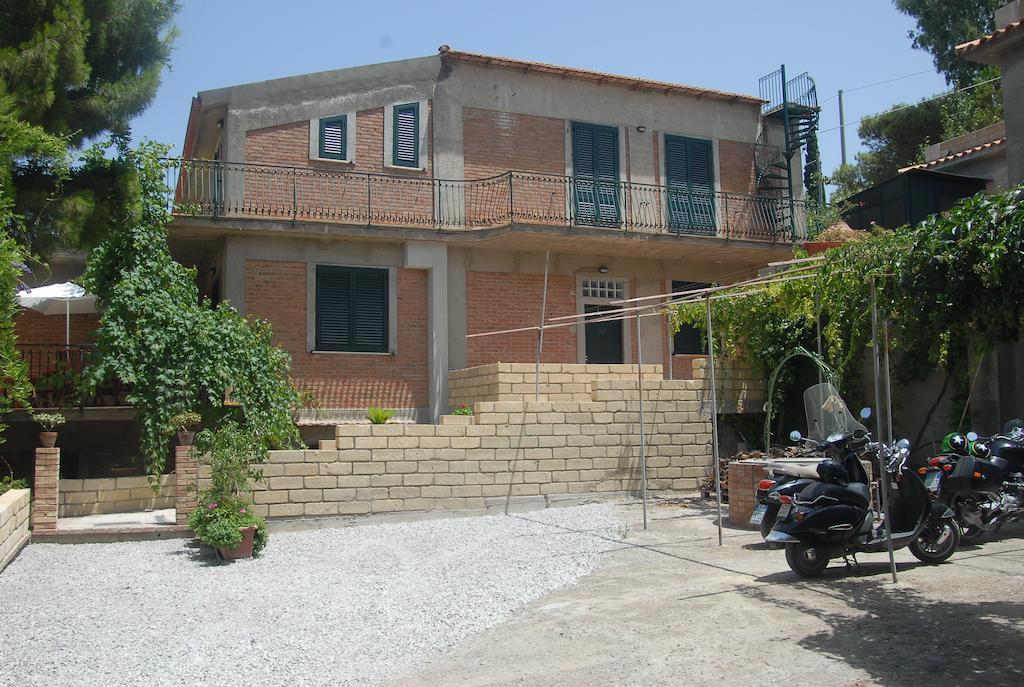 B&B Villa Zia Febronia Patti Extérieur photo